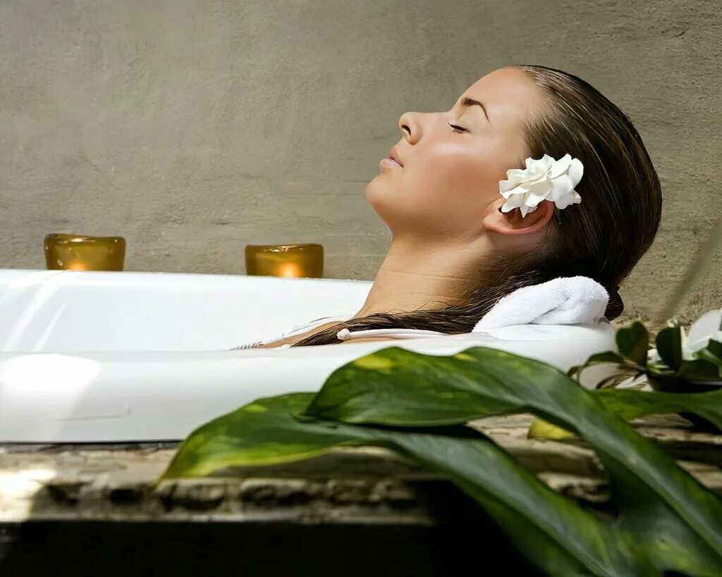 Релакс массаж. Девушка в спа. Человек спа. Человек спа. Спа процедуры.