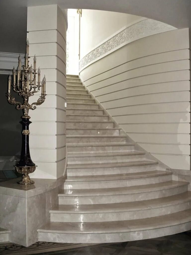 Красивые мраморные лестницы. Лестница из мрамора. Мраморная лестница в доме. Лестница из мрамора. Лестница красивая из мрамора.
