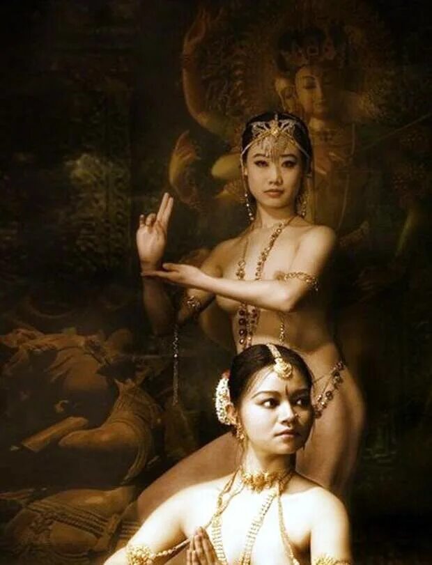 Древняя профессия женщин. Пряха картина венецианов. Повитуха в древней руси. Гладильщицы 1884 дега. Бабки повитухи.