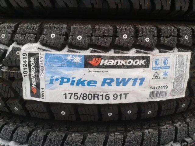 Резина 175 80 купить. Зимние шины Hankook rw11. Hankook IPIKE 11. Шины шипованные 175/80 r16. Шины 175 80 16.