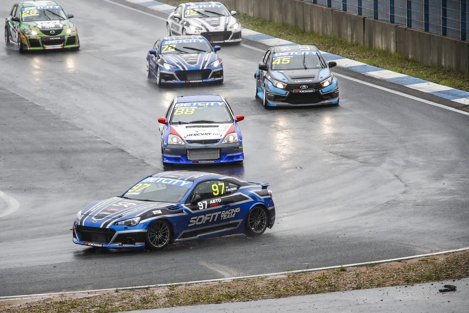 Кольцевые гонки. Рскг gt4 2022. Fia gt3 cars. Гонки группы туринг. Автогонки.