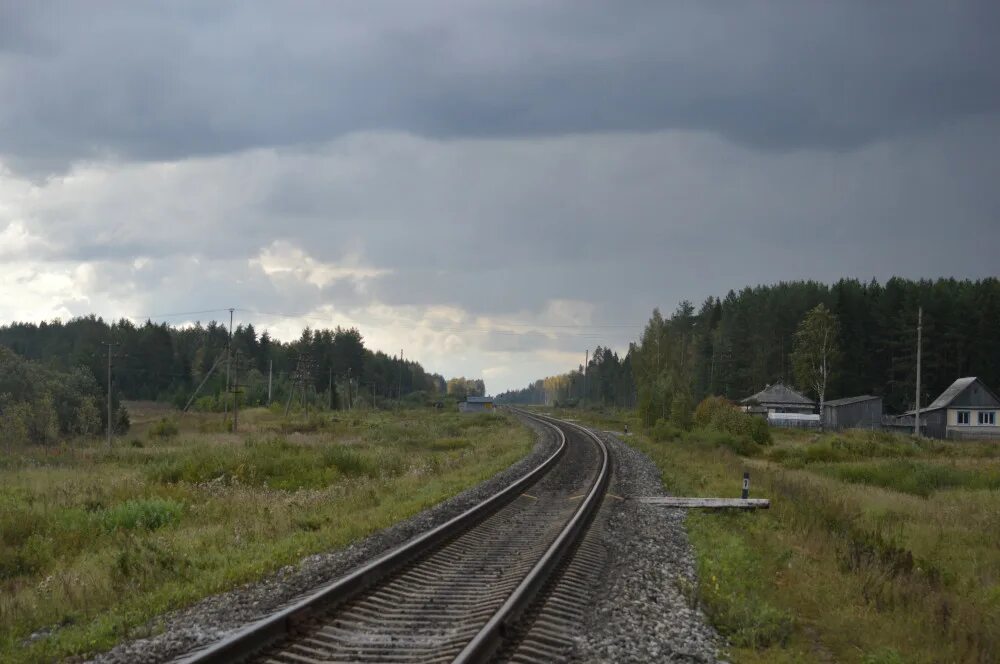 Кекоран памятник строителям железной дороги. Ра3 дизель-поезд. Пост 1217 км станция. Эр2 депо раменское. Поезда глазов.