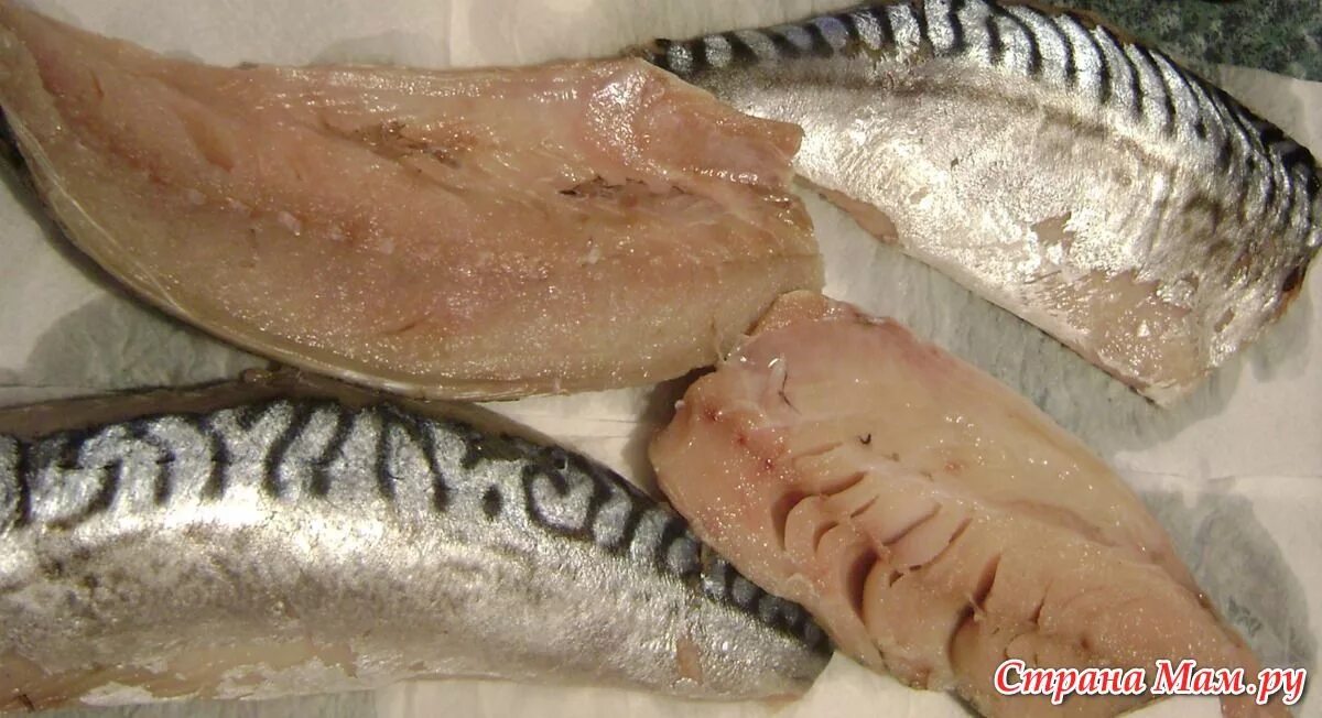 Соленая рыба с молоком. Poached fish перевод. Рыба сельдь соленая. Вымачивание рыбы в молоке. Вымоченная селедка.