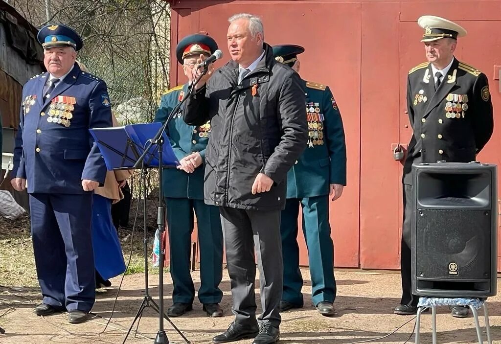 Выборг 9 мая 2025 программа. 9 мая в выборге. выборг хор ветеранов. парад на 9 мая выборг. глава выборгского района ленинградской области.