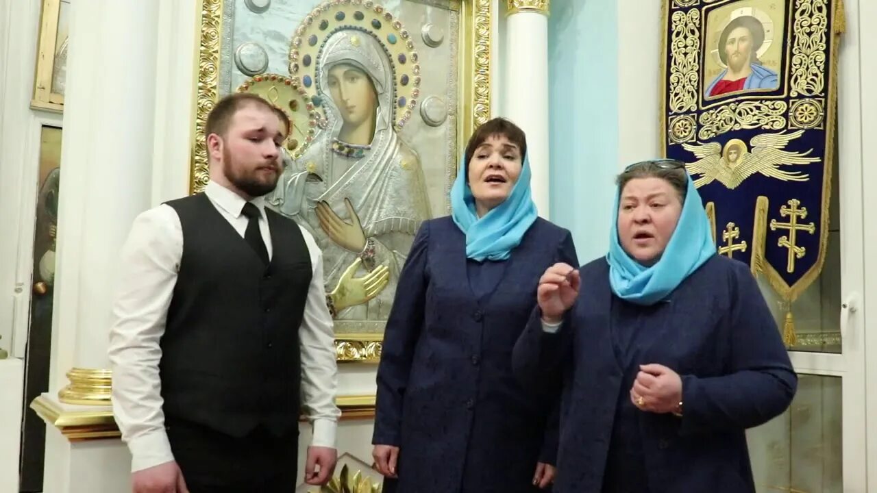 Милосердия двери отверзи. Молитва милосердия двери отверзи. Богородице двери отверзи. Покаяния отверзи ми двери текст. Милосердия двери отверзи.