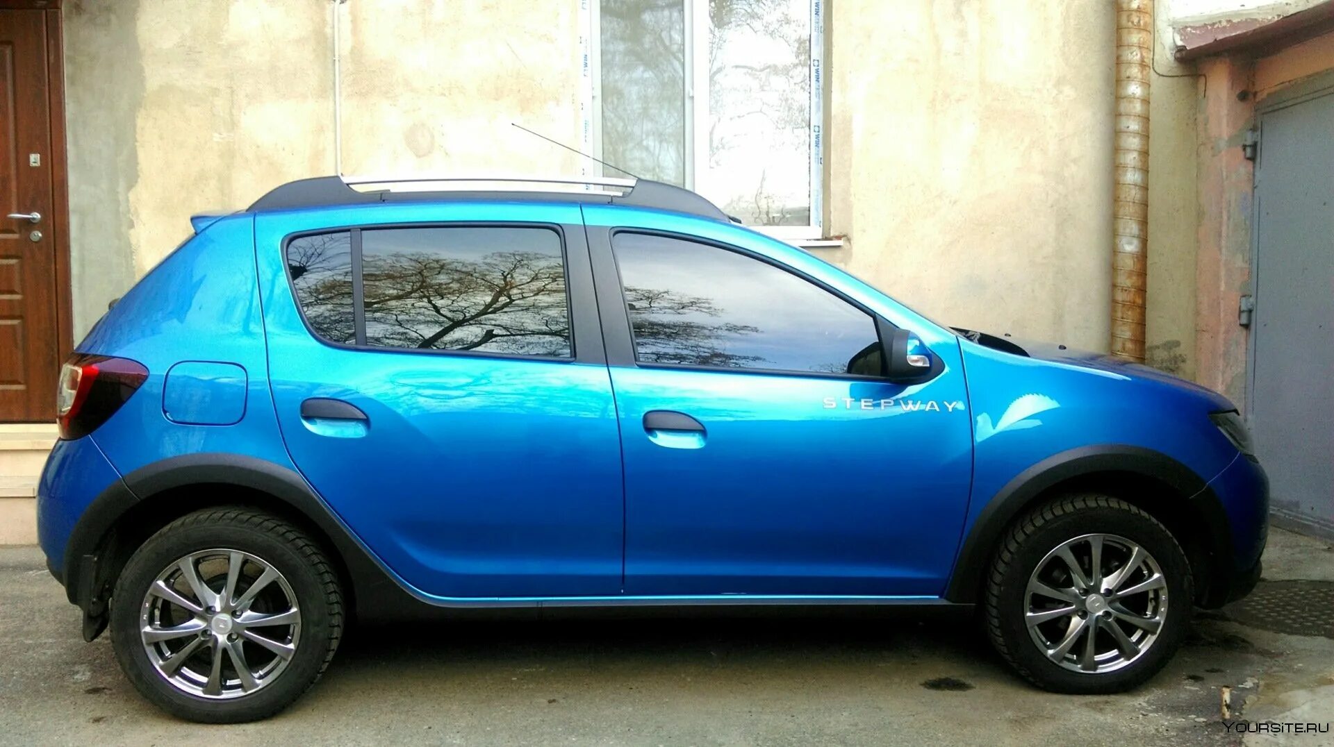 Степвей размер шин. Renault sandero stepway диски 16. диски renault sandero stepway r16. рено сандеро степвей r17. диски рено сандеро степвей 16.