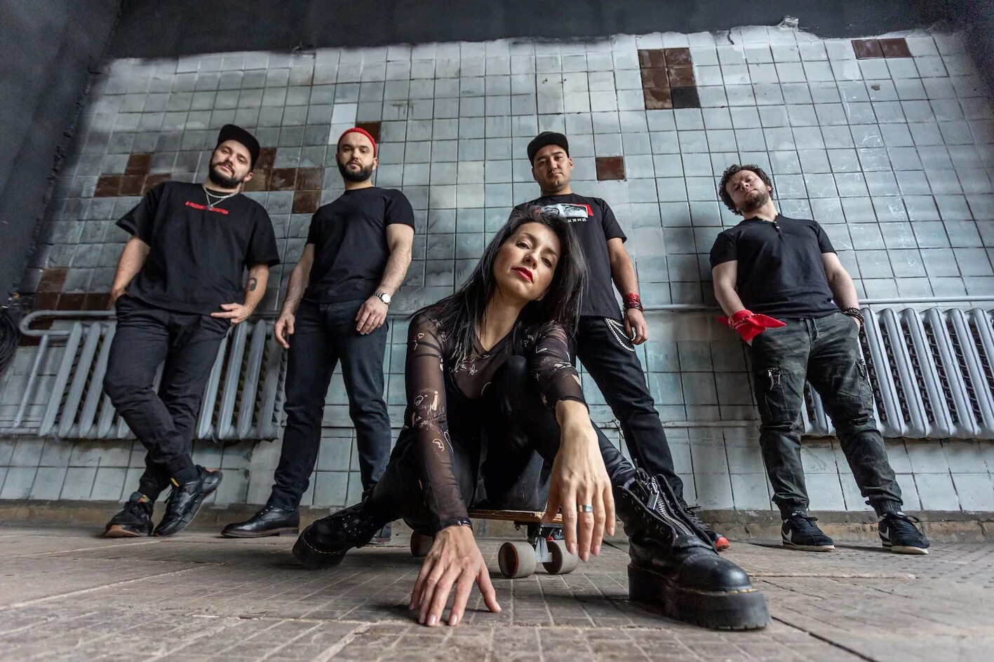 Группа интервью. Группа мономах фото. Сергей попов ария. Донни бергер. Группа интервью.