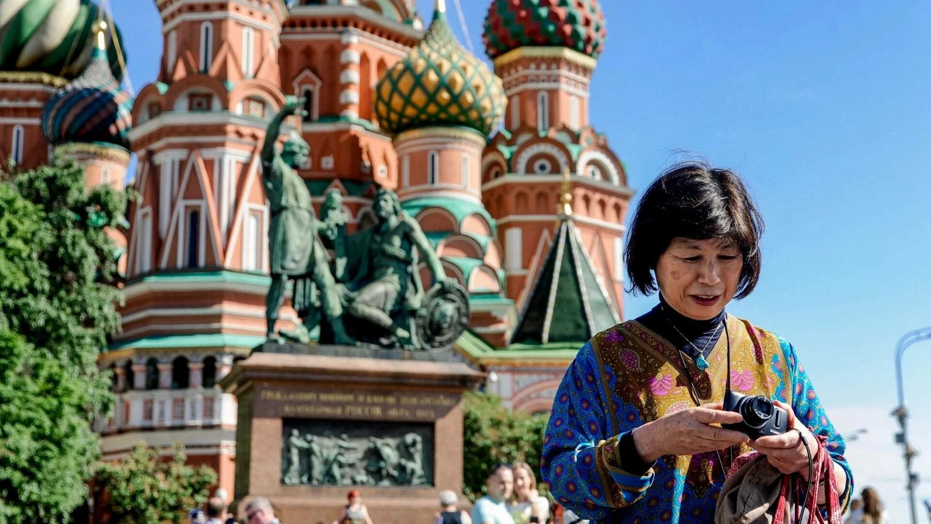 Советы для иностранцев как вести себя в россии. Рекомендации туристам. Правила для иностранцев в россии. Советы путешественникам. Иностранцы в москве.