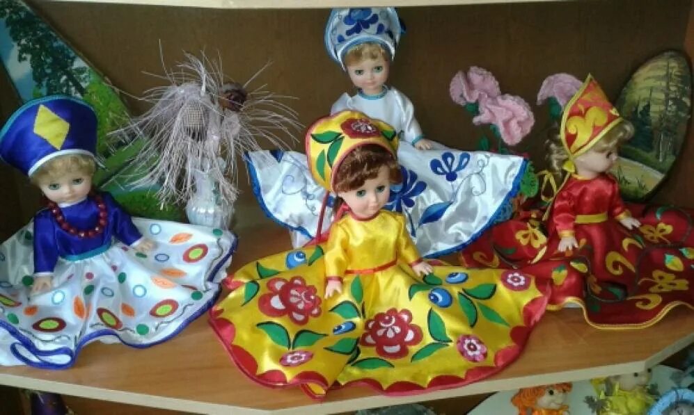 Дидактическая кукла в детском саду. Куклы по временам года для детского сада. Кукла по сезонам в детском саду. Сезонная кукла для детского сада.