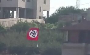 Balasan dari Sindir Israel, Pengunjuk Rasa Palestina Kibarkan Bendera Nazi Raksasa KASKUS