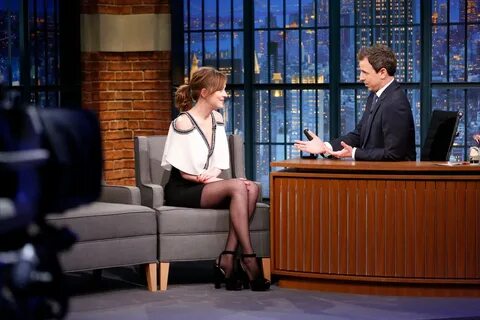 Fifty Shades Updates: HQ PHOTOS & VIDEO: Dakota Johnson on Late Night w...