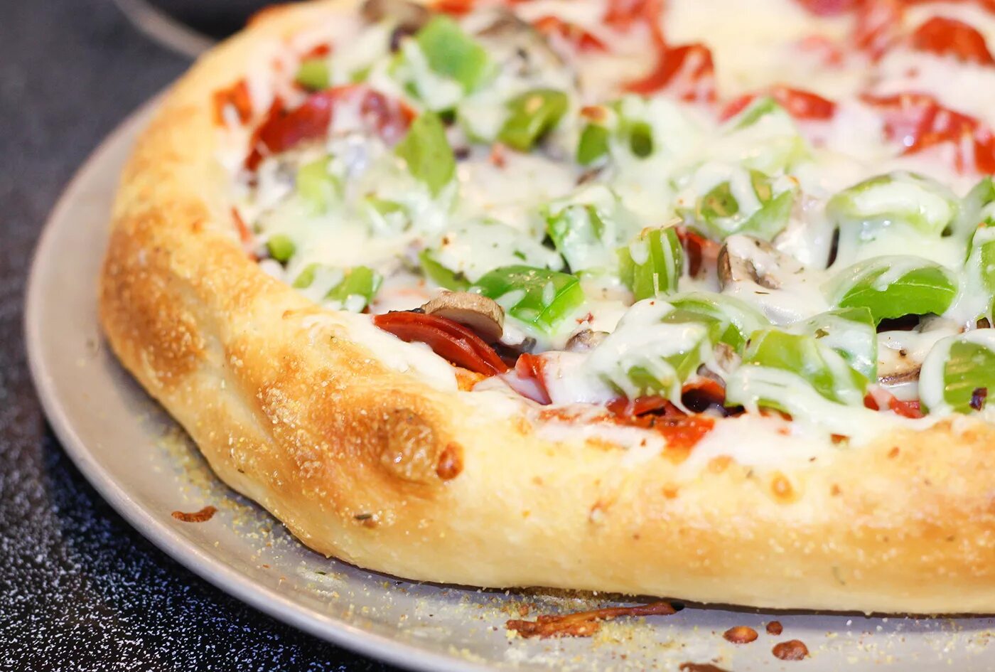 Пицца на молоке как в пиццерии. Пицца бейглы. homemade pizza. пицца гёза. пицца на молоке фото.