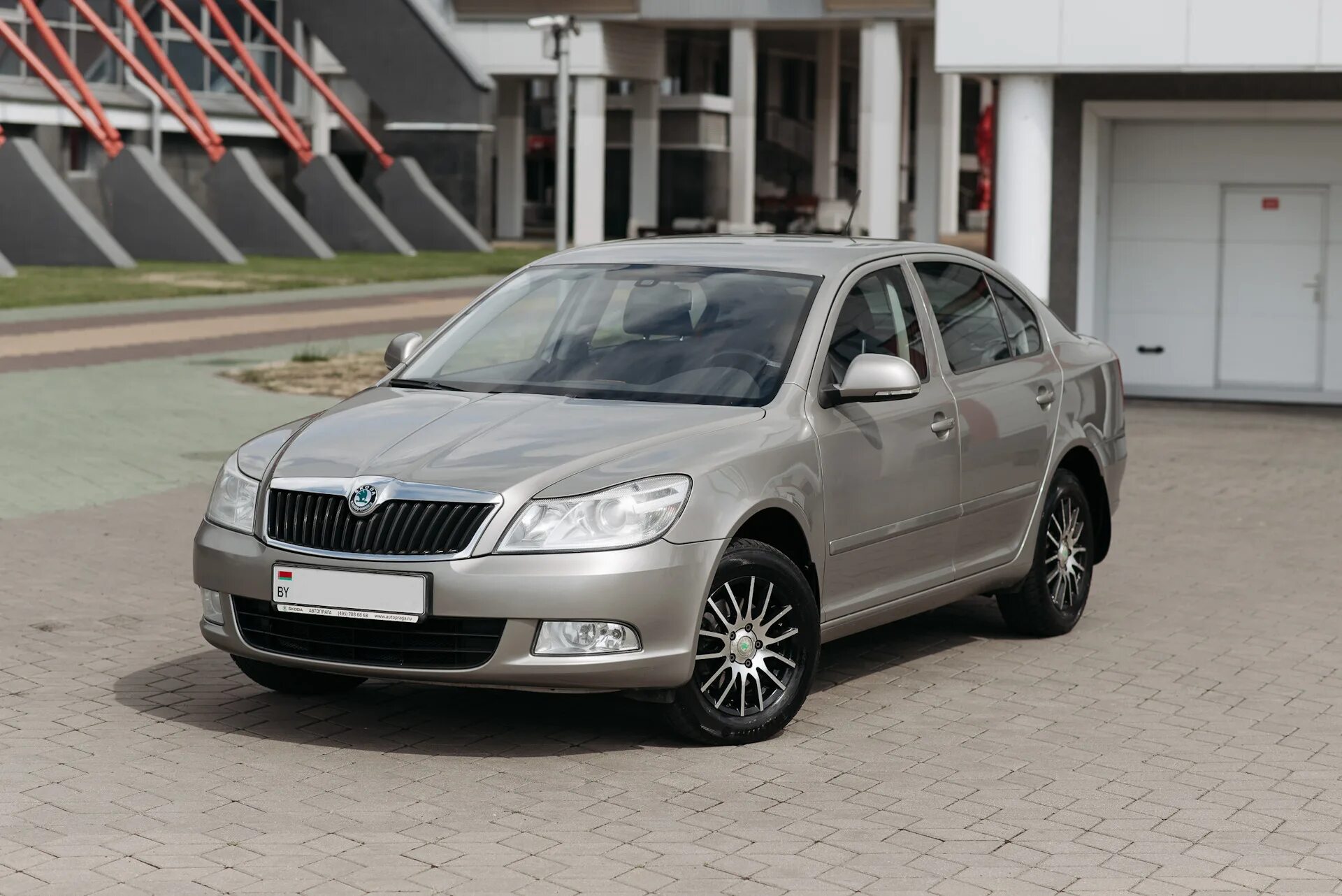 Купить шкода в москве цена. Skoda Octavia 1.8. Skoda Octavia 1.2.