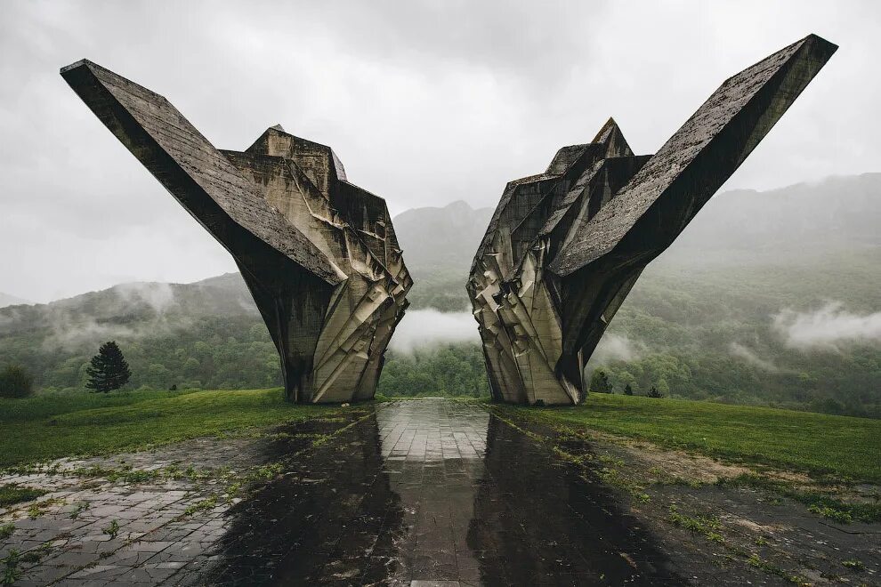 Невероятные конкурсы. Югославия заброшенные монументы. Необычные картинки. Необычные фотографии. Самые необычные картинки.