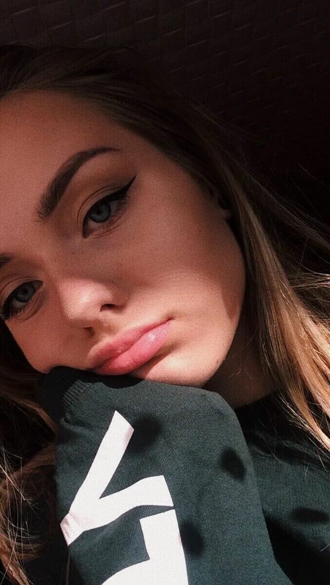 Бесплатные селфи девушек. Алина белялова. каролина самсонова. девушка 16 лет. селфи девушек.