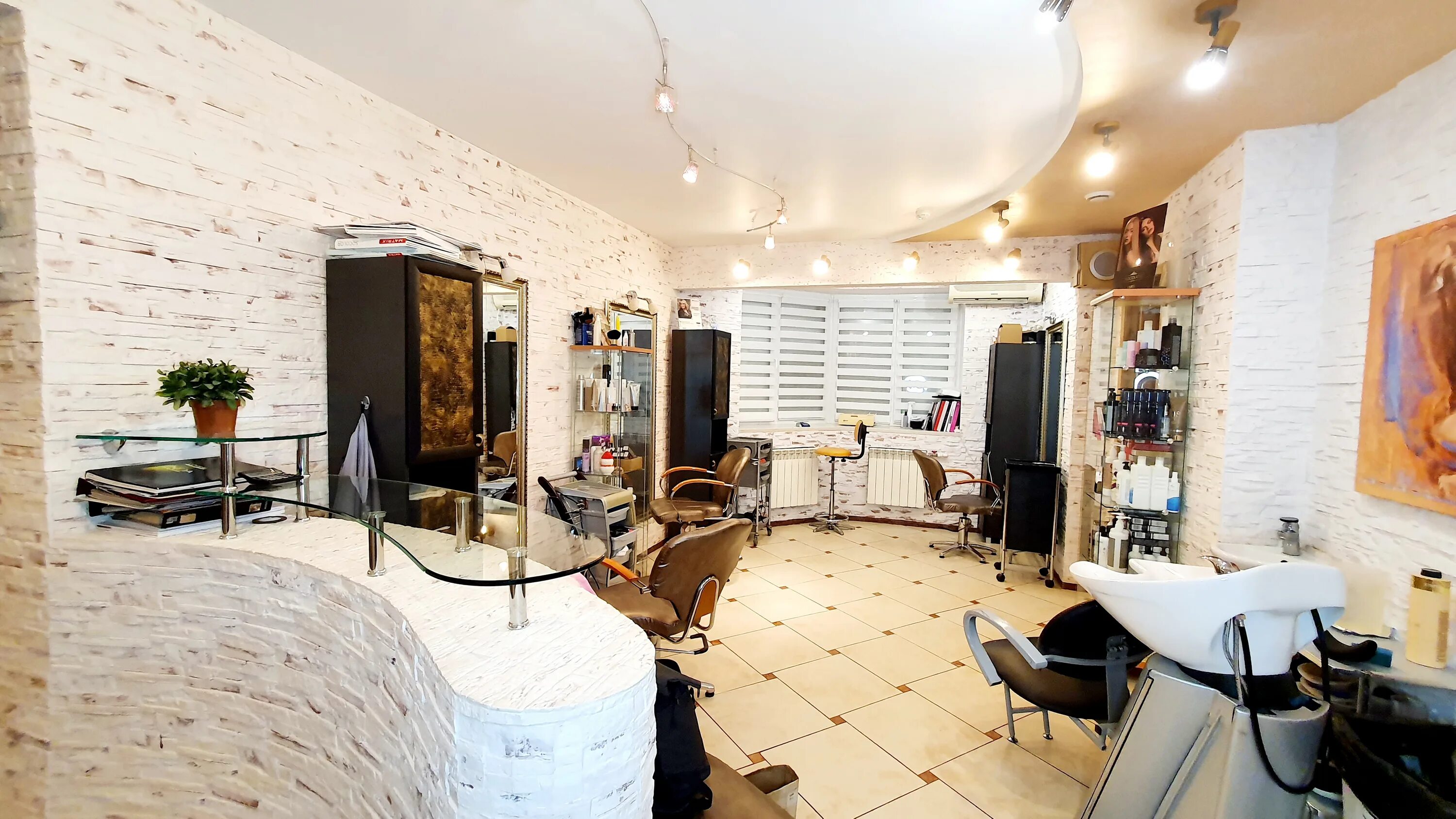 горького 232 салон красоты. система красоты. бьюти студия нижний новгород московский район. салон красоты нижний новгород горького. богелика горького 70.