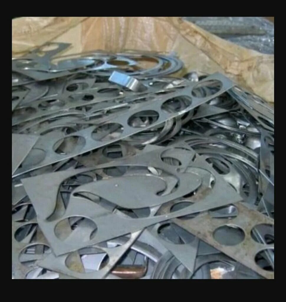 урна с качающейся крышкой нерж 570*300 11235. отходы нержавеющей стали. нержавейка лом. урна стационарная поворотная (v-45л) с крышкой. нержавейка металлолом.