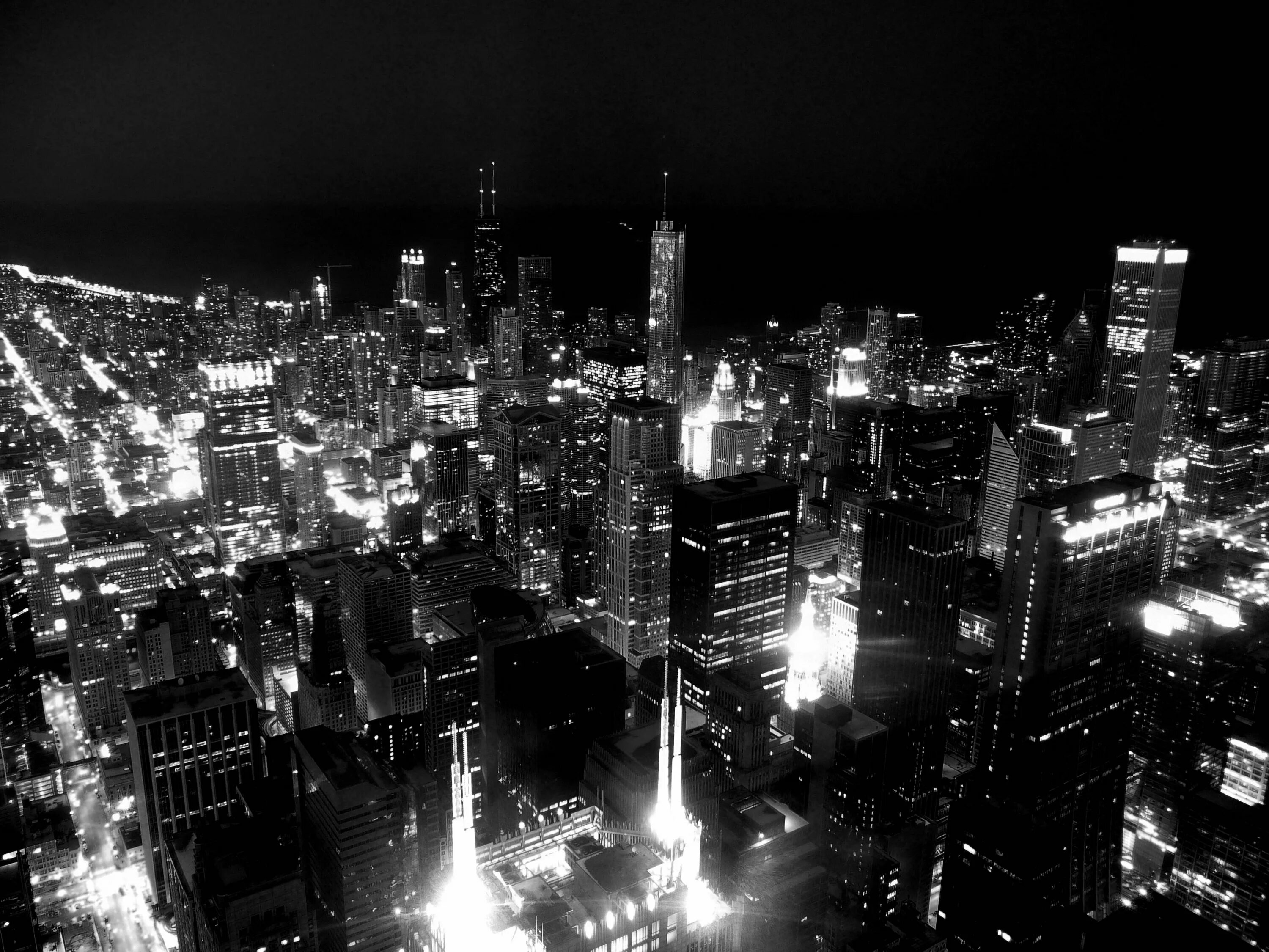 Города черном фоне. Черный город. Ночной город. Ночной город черно белый. Ночной город темный.