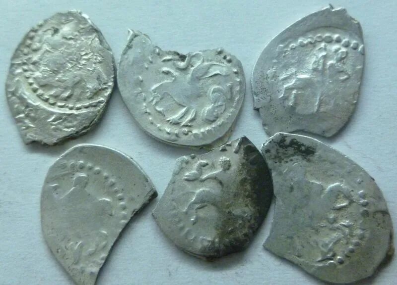У николы были только серебряные монеты. Монеты Руси XIV – XV. Чеканка монет 16 век. Монеты 17 века на Руси. Чеканка монет 17 век.
