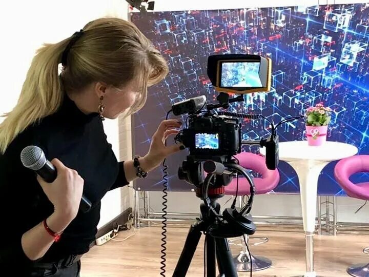 интервью на телевидении. кружок школьное телевидение. большое телевидение школе. школьное телевидение. мгу ломоносова высшая школа телевидения.