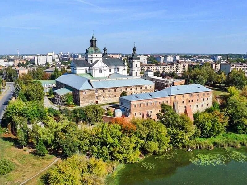 Церковь василия великого в овруче. Коростень город сейчас. Житомирская обл г малин. Город малин житомирская область. Город коростень 2021.
