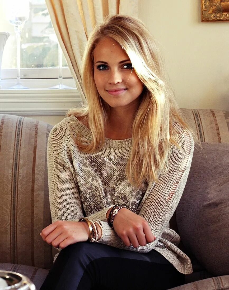 Emilie Nereng. Красивые блондинки дома