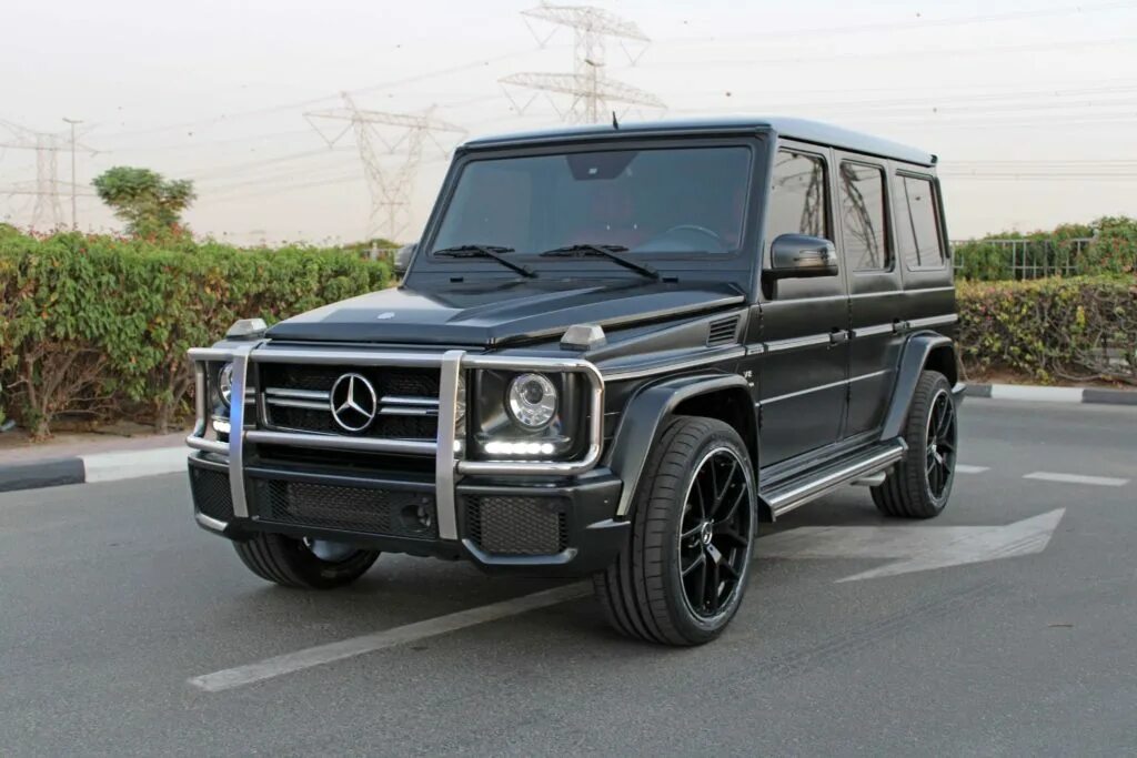 Машина гелик а4. Мерседес Гелик а4. Гелик g63 а4. Mercedes g55 2002. Гелик g55 AMG красный.