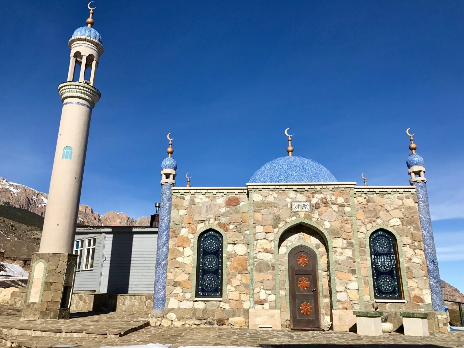 Мечеть мухтарова владикавказ. Мечеть эльхотово. Мечеть мухтарова владикавказ. Мечети северной осетии. Владикавказ.