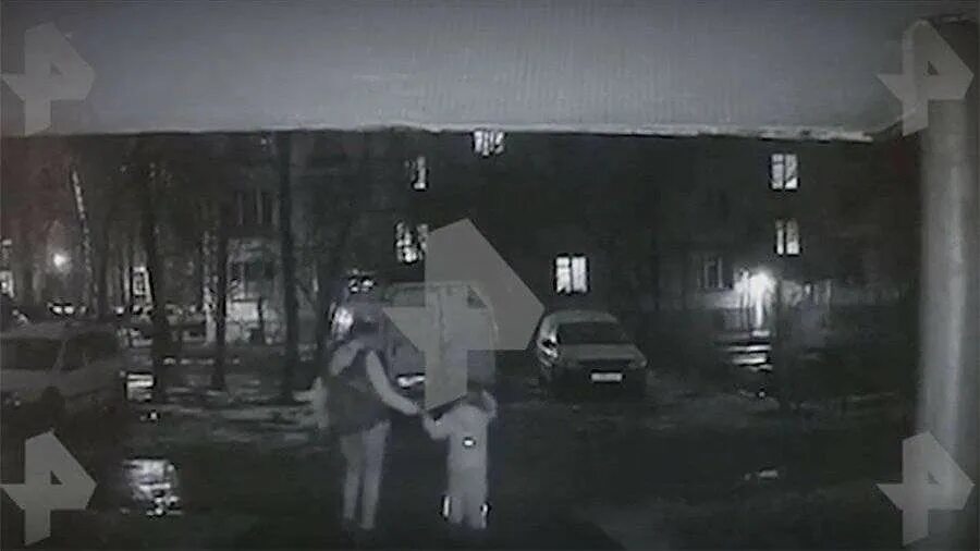 Похищение девушек в автомобиле. Пропавшая девочка камеры наблюдения. Маму девочку украли. Подростки на детской площадке. Маму девочку украли.