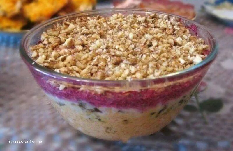 салат свекла с изюмом и морковью. овощной салат с орехами. салат поцелуй. салат овощной торт. салат «поцелуй любовника».