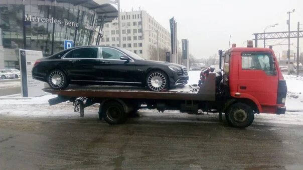 Эвакуатор юго запад автосос. Эвакуатор Maybach. Эвакуатор Фантом. Что написано на эвакуаторе.