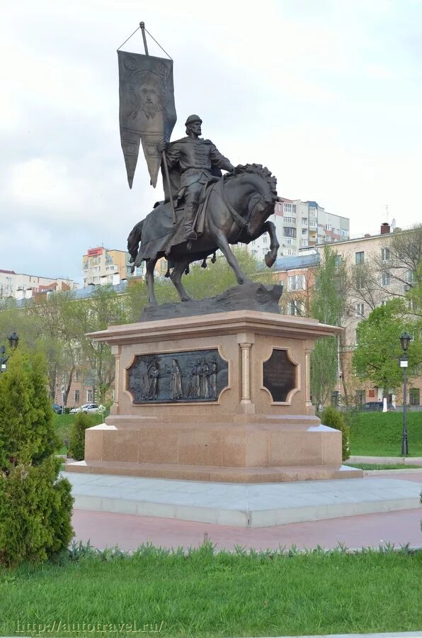Памятник князю засекину в самаре. Князь засекин воевода. Князь самара. Князь самара. Самара памятник князю григорию засекину.