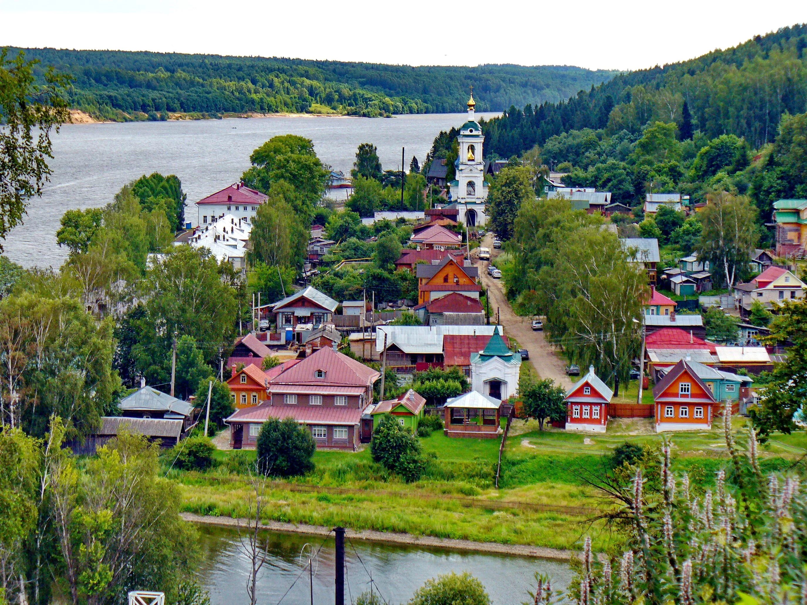 В каком городе находится плес. Плес Заречье. Плёс город. Город Плес Ивановской области. Малые города России Плес.