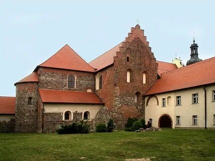 Сколько церквей в польше