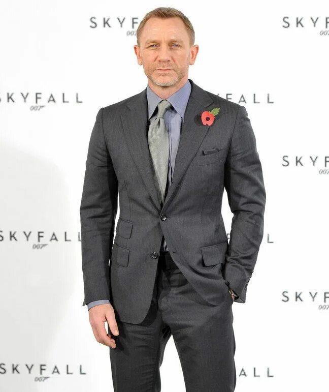 Лучшие мужские форумы. Дэниел Крейг в костюме том Форд. Дэниел Крейг Скайфолл одежда. Daniel Craig 007.