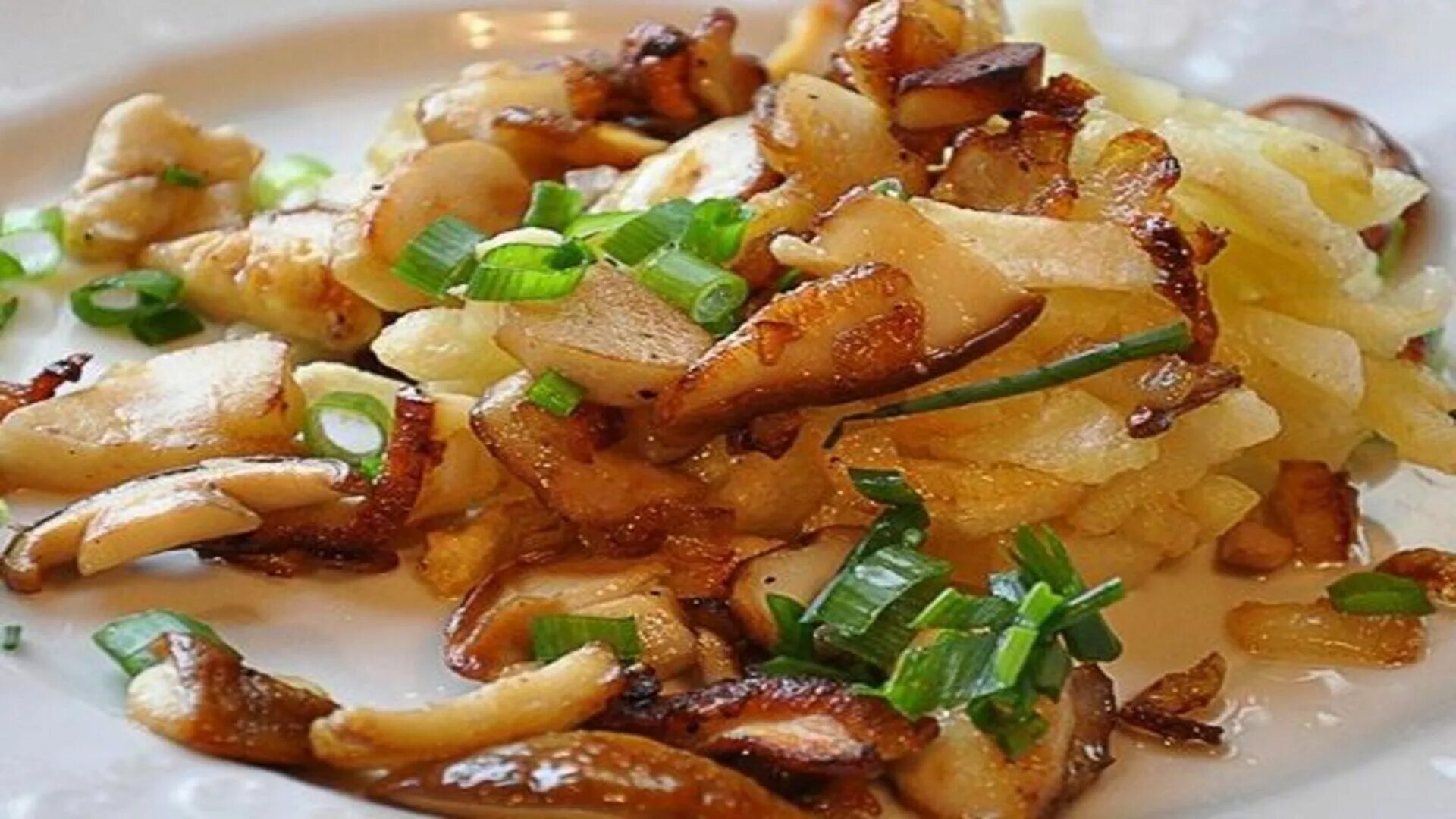 Маринованные грибы можно жарить с картошкой