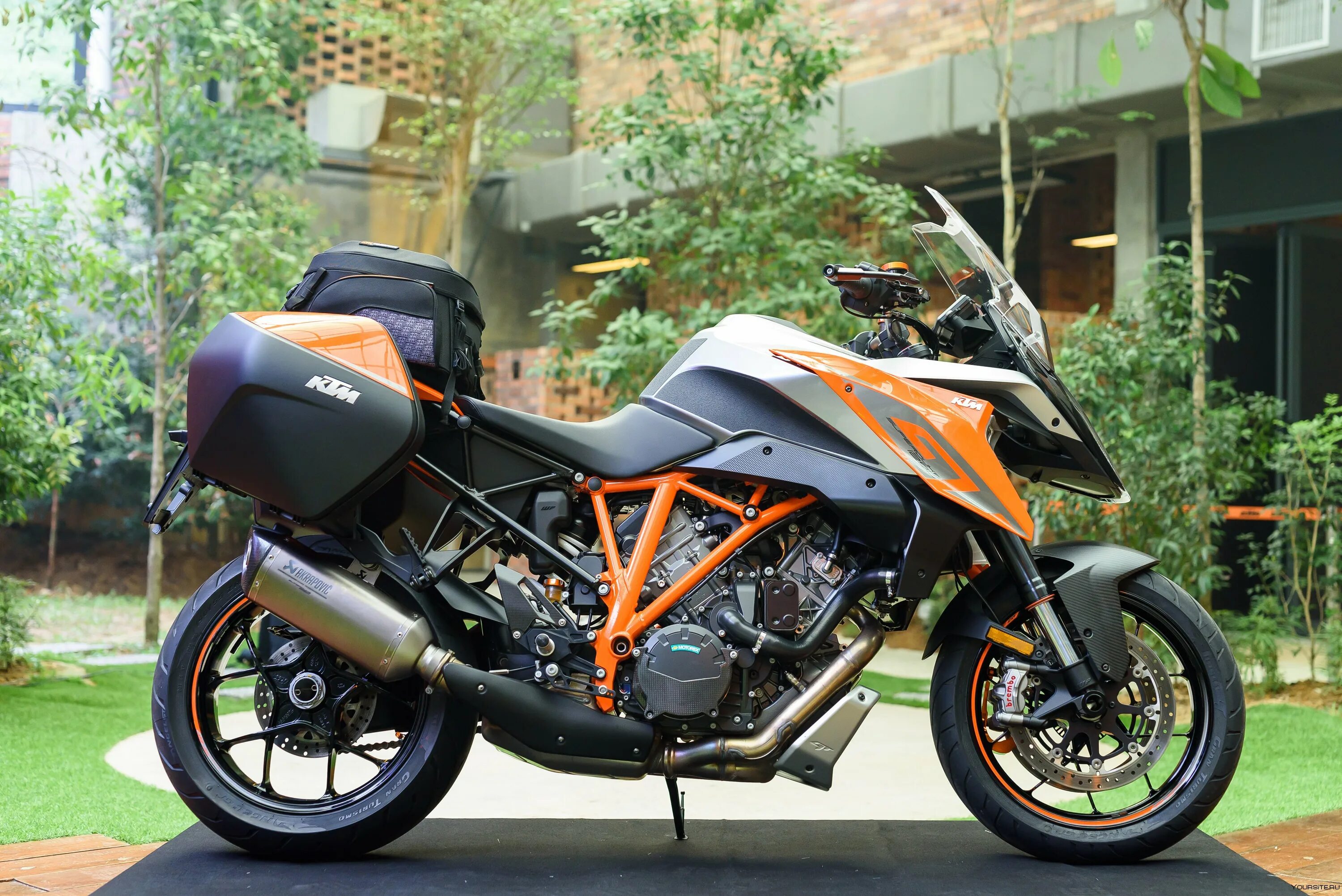 Ктмы. KTM дорожный мотоцикл. KTM Duke 450. KTM 250 дорожный. KTM Duke Модельный ряд.