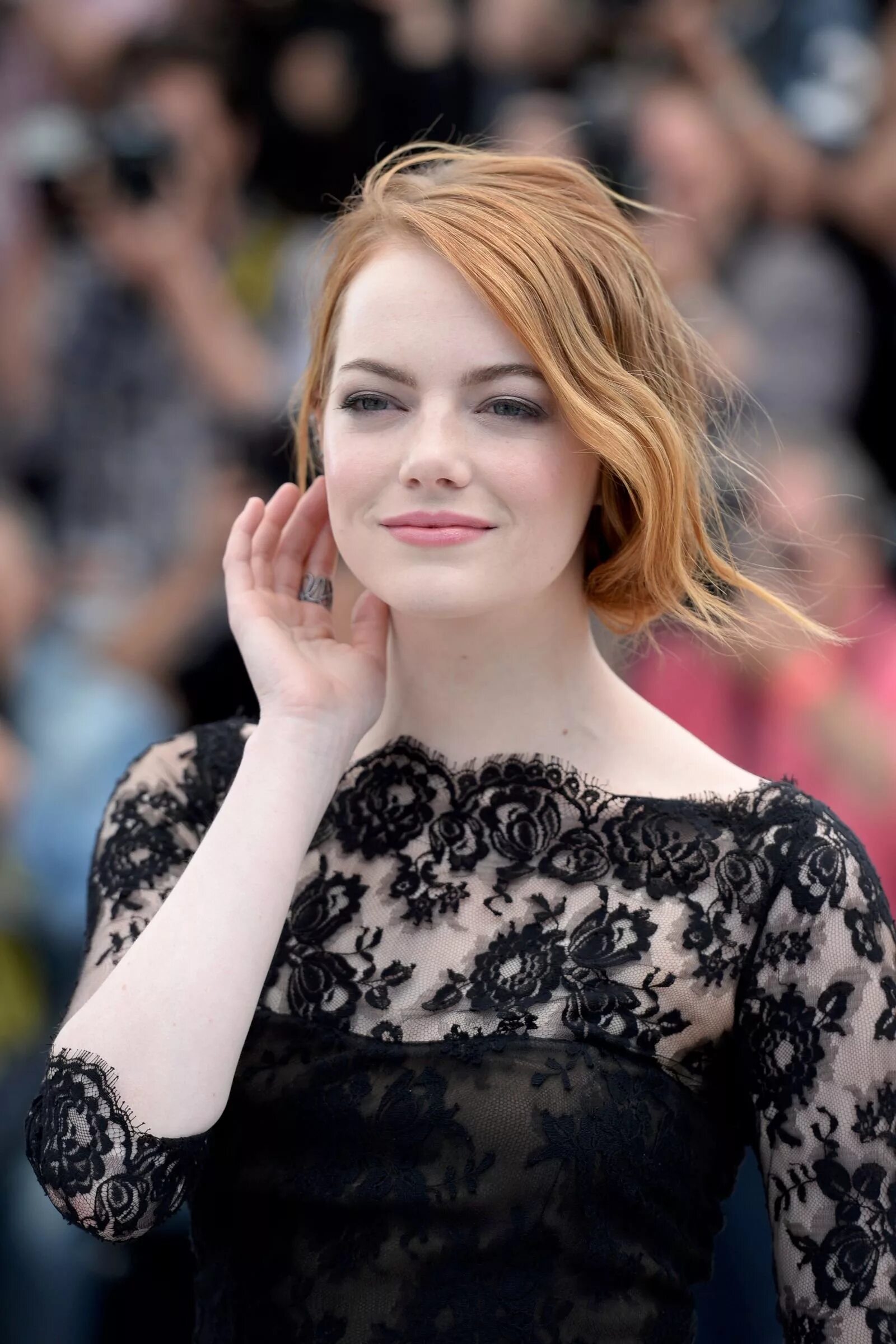 Emma stone poor. EMMF Ston.