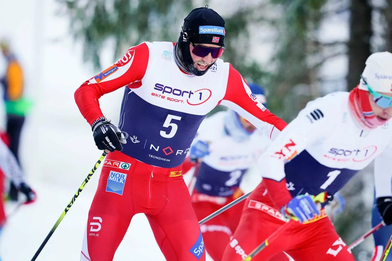 клебо йоханнес лыжные гонки. скиатлон старт. лыжным гонкам лахти. норвежские лыжники. скиатлон 2000.