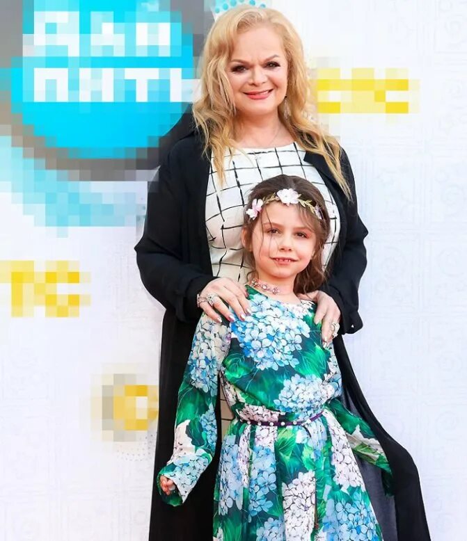 ангелина миончинская дочь. александра долина внучка ларисы долиной. дети ангелина миончинская. дочь ларисы долиной 2021. дочь ларисы долиной.