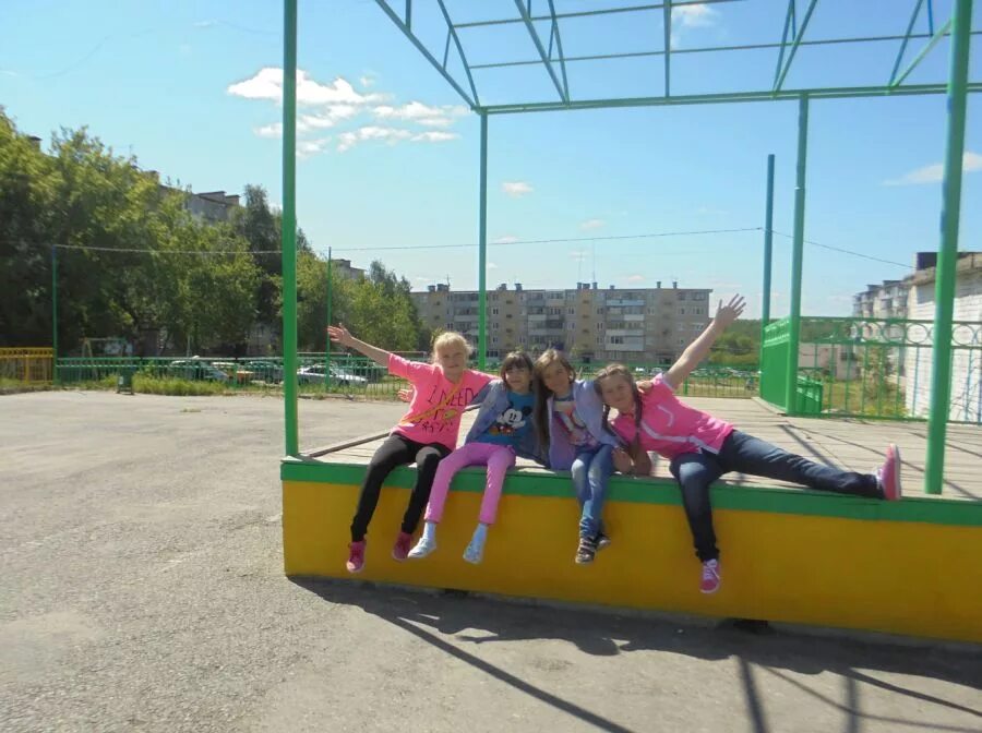 Логотип центра детского творчества. Игровая площадка салют в парке горького. Современные площадки для детей. Дизайнерские проекты детских площадок. Творческие площадки для детей на праздник.