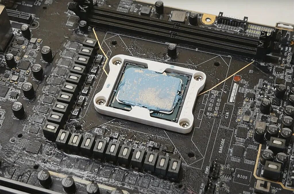 Сокеты intel 1700. Гнездо процессора LGA 1700. Сокете Intel LGA 1700.. Intel Alder Lake LGA 1700. Backplate LGA 1700.