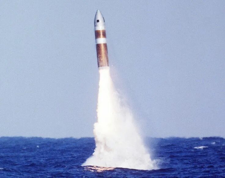 Баллистическая ракета трайдент 3. Ugm-133 trident ii. Трайдент. Ракета трайдент 2. Ракета трайдент 2.