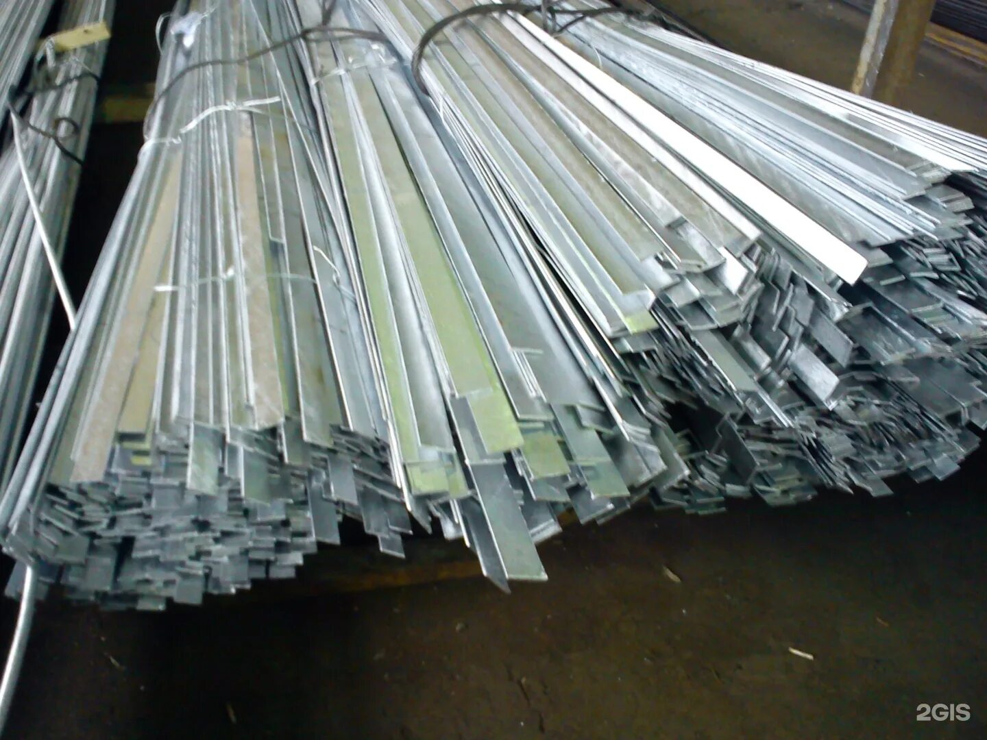 сталь полосовая 40х4 мм. полоса заземления 4х40 гибкая. полоса стальная оцинкованная 40х4. полоса 5х40мм, (бухта 30м) горячеоцинкованная ekf basic. полоса заземления 4х25.