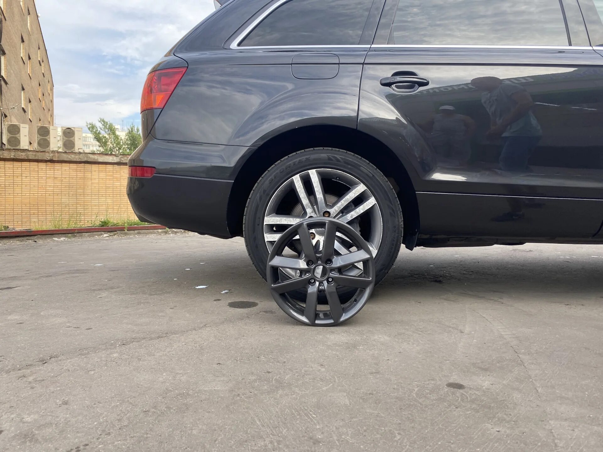 Диски Audi q7. Диски Ауди ку7. Диски Audi q7 r18. Диски Audi q7 4l r20.