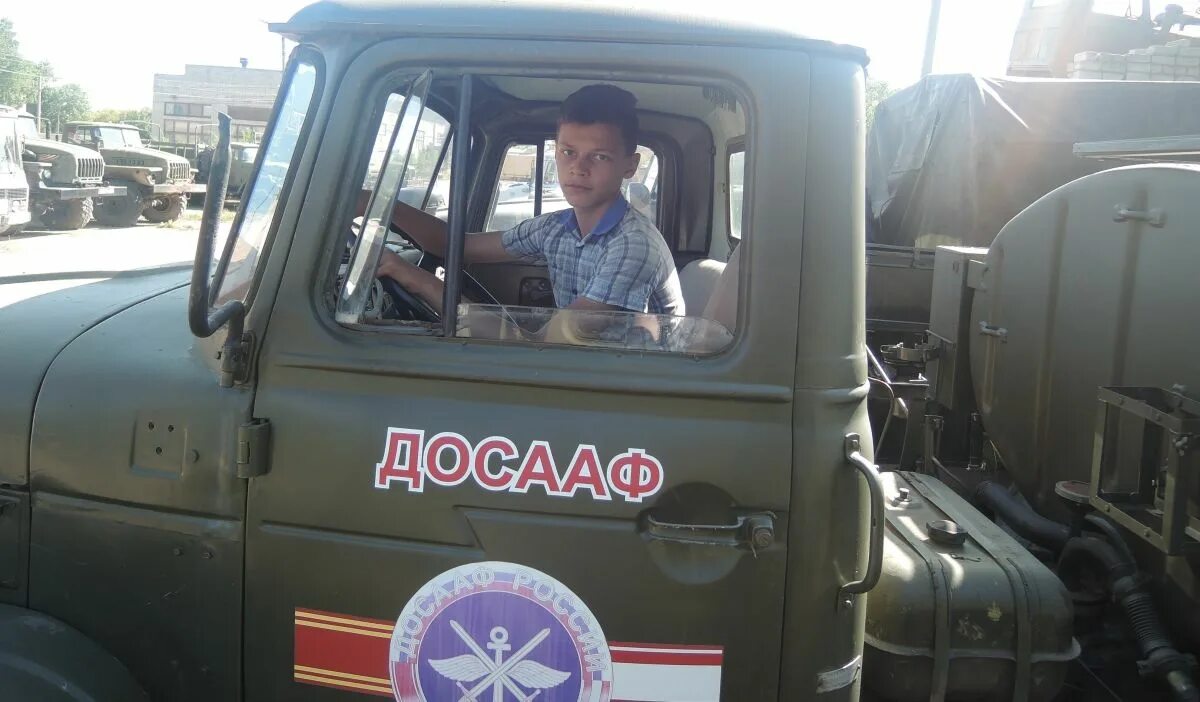 Отучился в досааф. Автокрановщик от досааф. Военный водитель в армии. Отучился в досааф. Подготовка досааф военкомат.