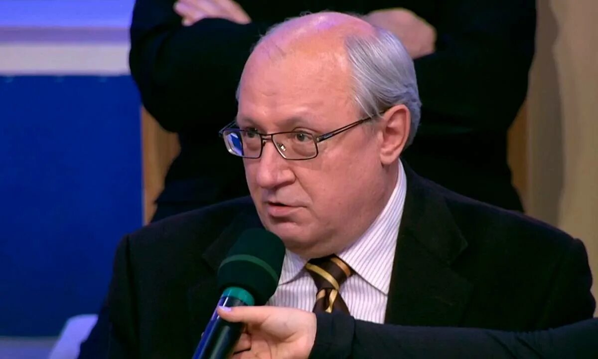 Андрей сидоров декан факультета мировой политики. Абзалов дмитрий габитович. Мухин алексей директор центра политической информации. Абзалов дмитрий габитович. Политик эксперт.