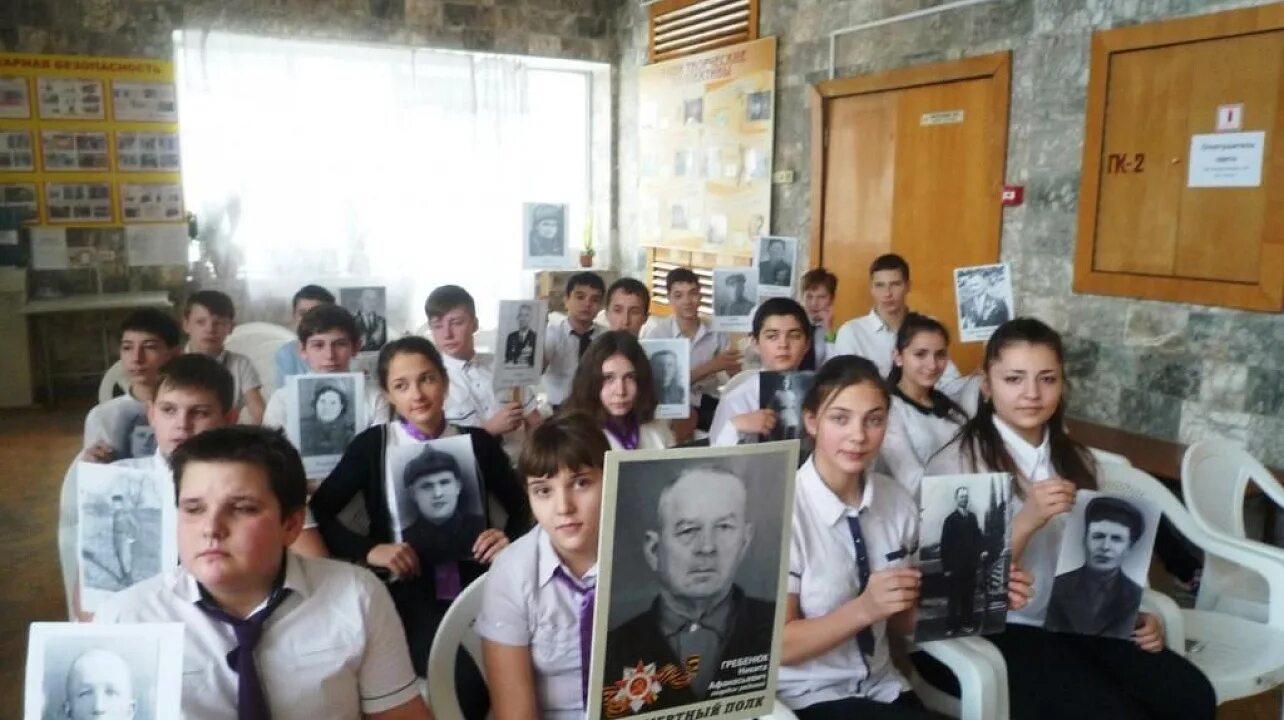 Дом культурный лазурный краснодар. Школа номер 38 краснодар лазурный. Школа поселка лазурный. Школа номер 38 краснодар лазурный. Школа поселка лазурный.