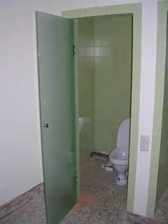 Стеклянные двери туалет ванна