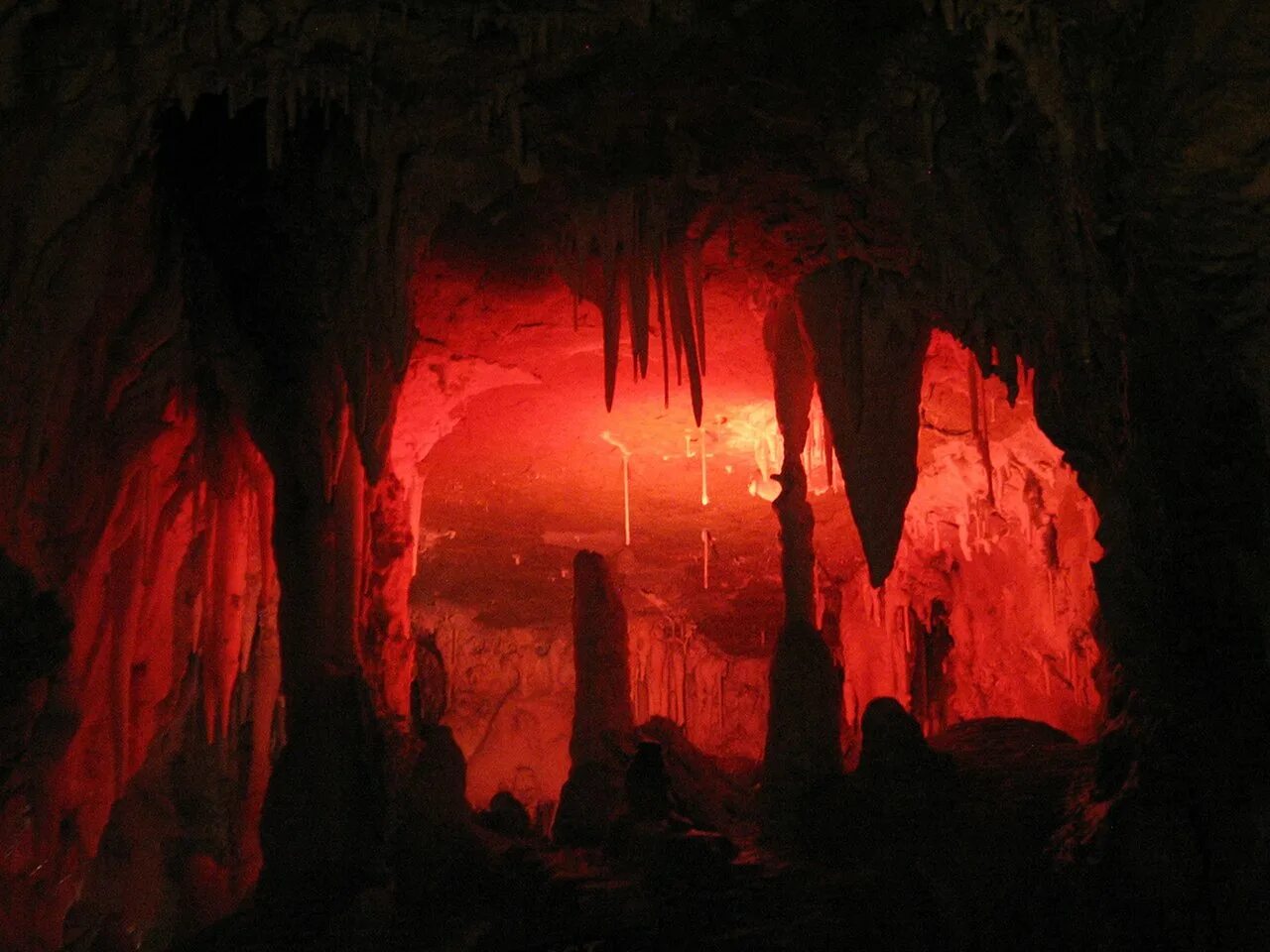 пасть дракона кунгур пещера. пещера навенахеви. пещера рядом с геленджиком ведущая в ад. адская пещера. пещеры горы турция.